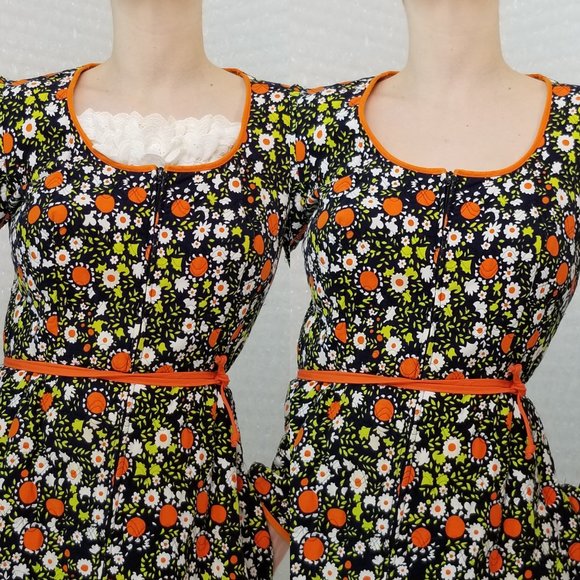 SOLD🌈1970s Lanz of Salzberg quilted floral maxi - Picture 5 of 14